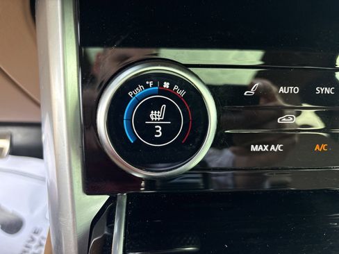 Used 2023 Land Rover Range Rover Long Wheelbase SE image 60