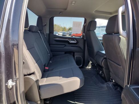 Used 2023 GMC Sierra 1500 SLE w/ Enhanced Capability Package image 9