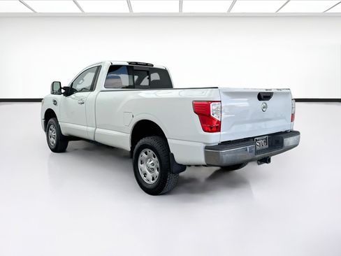 Used 2017 Nissan Titan SV RWD image 6