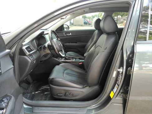 Used 2020 Kia Optima Premium FWD image 17