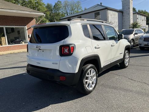Used 2020 Jeep Renegade Latitude w/ UConnect 8.4 Nav Group AWD/4WD image 5