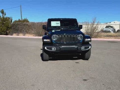 New 2025 Jeep Gladiator Sport image 3