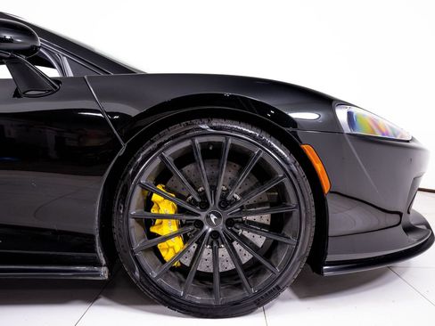 Used 2022 McLaren GT RWD image 16