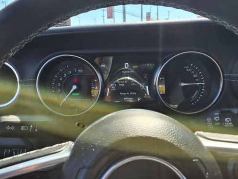 Used 2022 Jeep Wrangler Unlimited Sahara w/ Cold Weather Group image 30