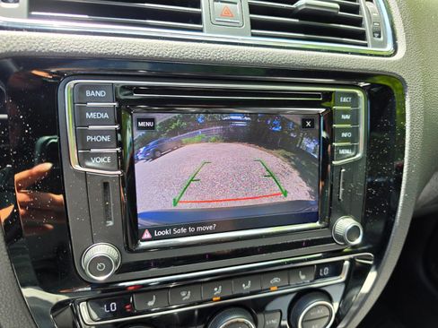 Used 2017 Volkswagen Jetta GLI FWD image 13