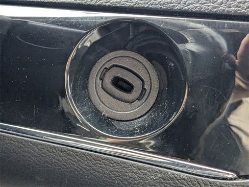 Used 2019 Dodge Grand Caravan SXT image 31