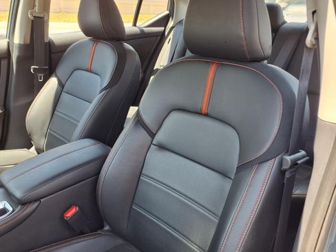 Used 2025 Nissan Sentra SR w/ SR Premium Package FWD image 15