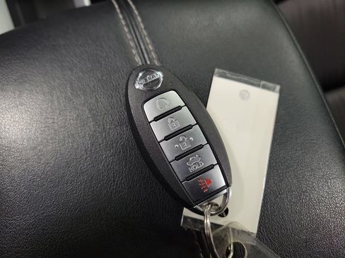 Used 2024 Nissan Altima 2.5 SV FWD image 18