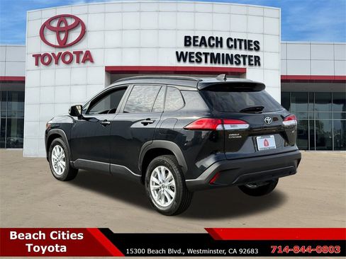 Certified 2025 Toyota Corolla Cross LE image 7