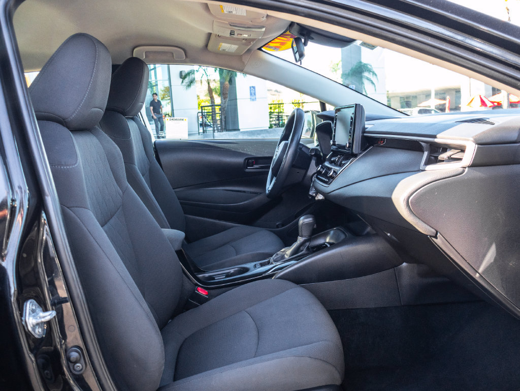 Used 2022 Toyota Corolla LE FWD image 16