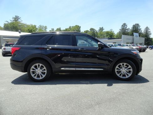 Certified 2020 Ford Explorer XLT w/ Equipment Group 202A AWD/4WD image 4