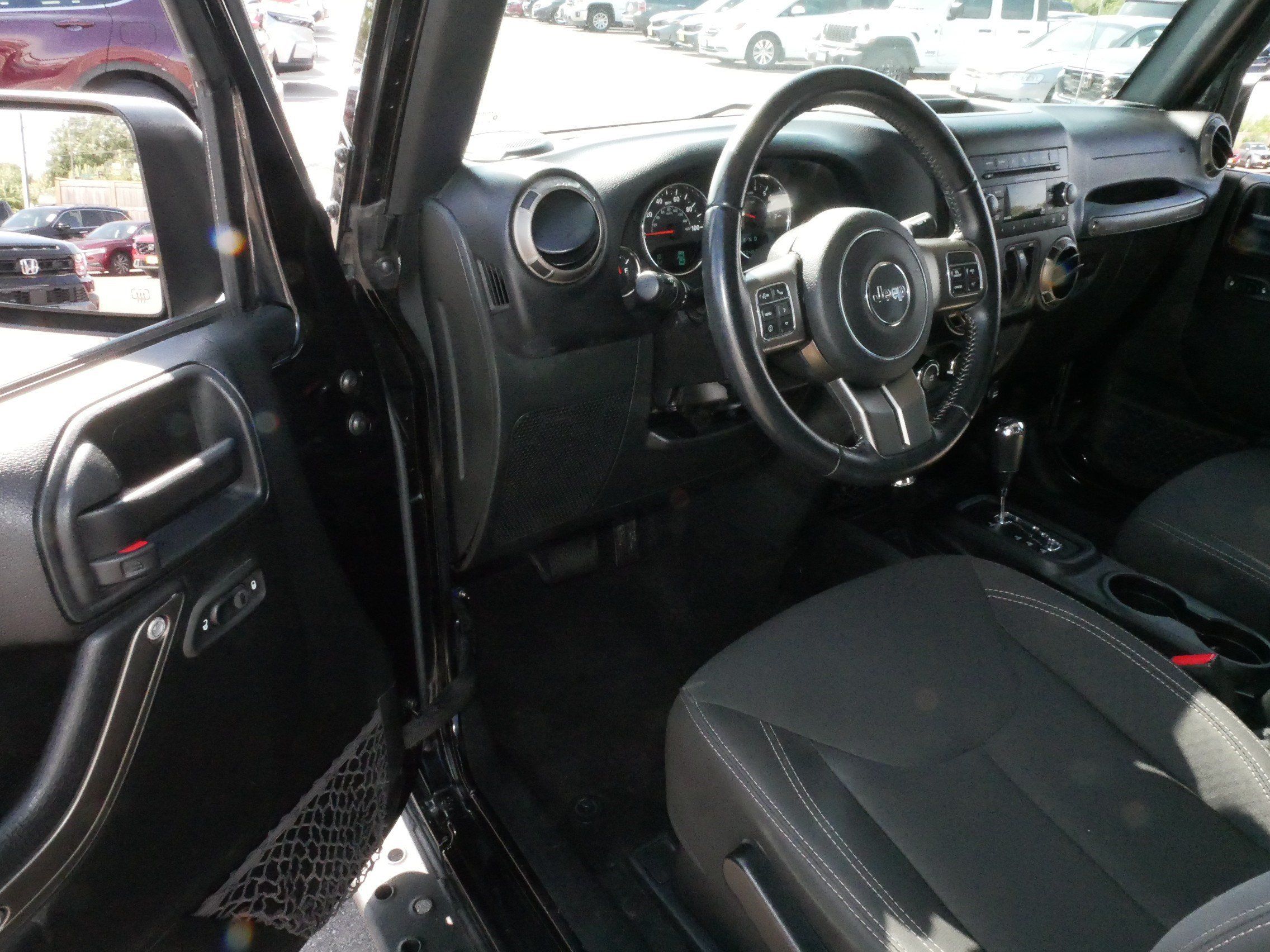 Used 2018 Jeep Wrangler Sport AWD/4WD image 9