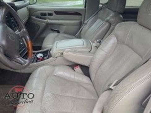 Used 2002 Cadillac Escalade Base image 4