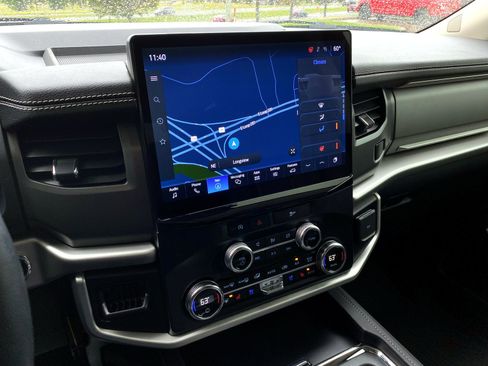 Used 2024 Ford Expedition XLT RWD image 16