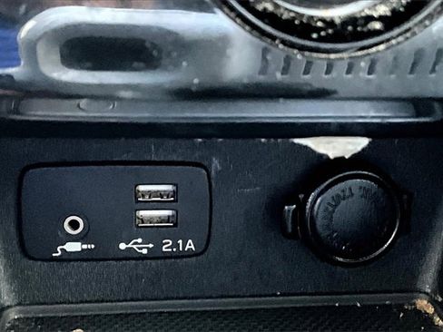 Used 2020 Subaru Forester Premium image 24