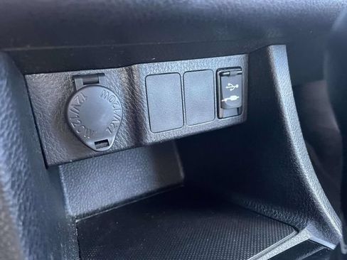 Used 2019 Toyota Corolla LE FWD image 29