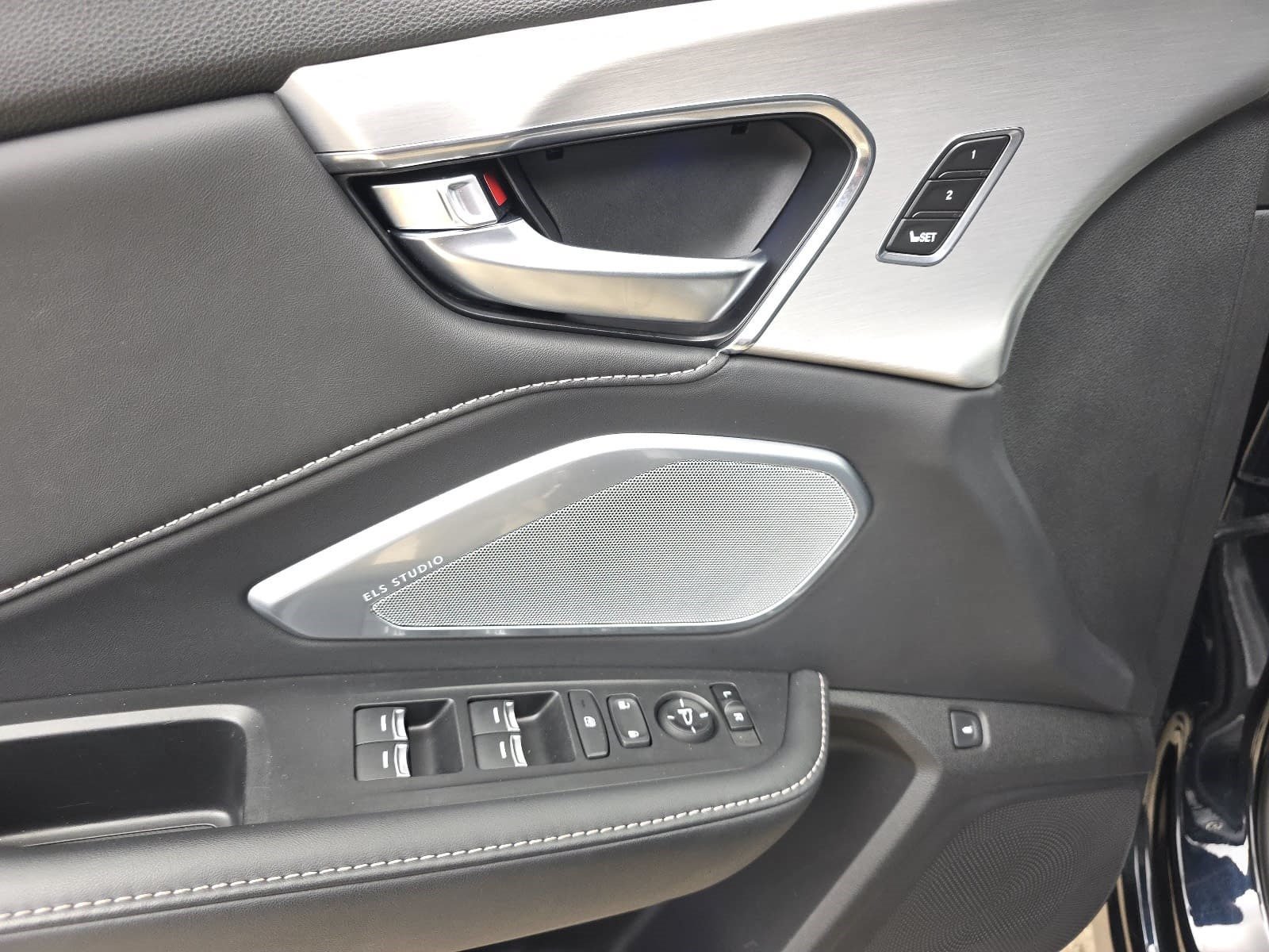 Used 2023 Acura RDX w/ Technology Package FWD image 24