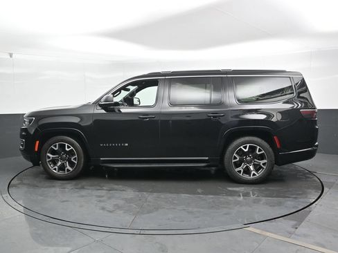Used 2024 Jeep Wagoneer Series III AWD/4WD image 8