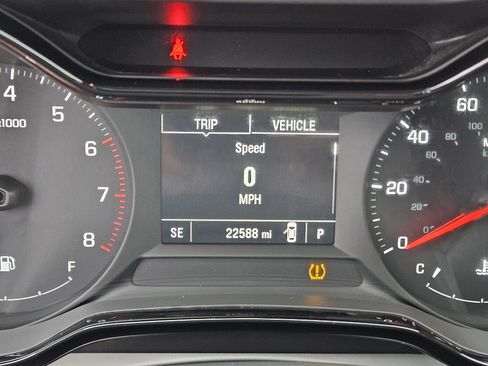 Used 2024 Chevrolet Trax LS FWD image 21