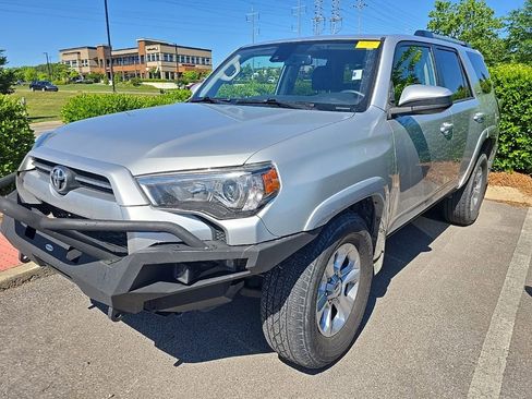 Used 2021 Toyota 4Runner SR5 RWD image 4