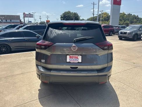 Used 2024 Nissan Rogue SV FWD image 6