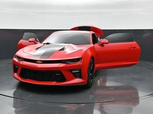Used 2018 Chevrolet Camaro SS w/ Redline Edition RWD image 43
