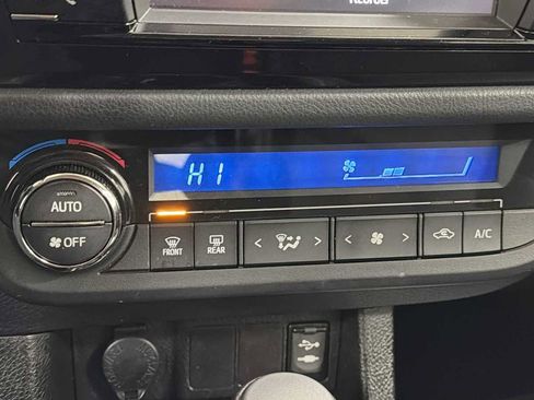 Used 2016 Toyota Corolla S image 20