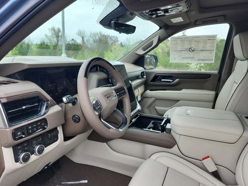 New 2026 GMC Yukon Denali w/ Denali Reserve Package image 13