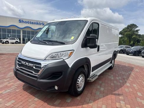 Used 2025 RAM ProMaster 2500 w/ U-Haul Equipment Group FWD image 32