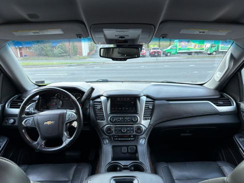 Used 2019 Chevrolet Suburban LT image 19