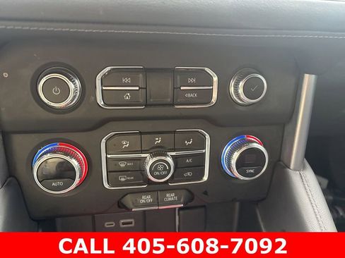 Used 2024 GMC Yukon SLE AWD/4WD image 10