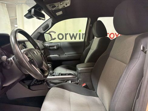 Used 2020 Toyota Tacoma TRD Off-Road w/ Technology Package image 23