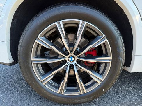 Certified 2022 BMW X5 xDrive40i w/ M Sport Package image 17