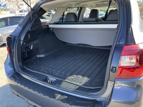 Used 2017 Subaru Outback 2.5i Limited image 8