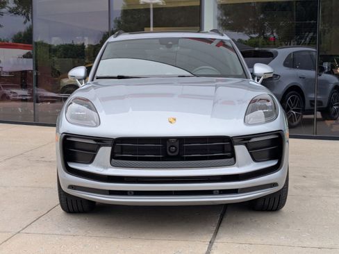 Certified 2026 Porsche Macan AWD/4WD image 6