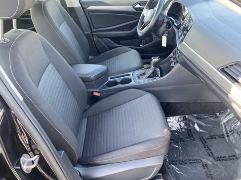 Used 2024 Volkswagen Jetta S image 9