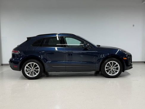 Certified 2022 Porsche Macan AWD/4WD image 8