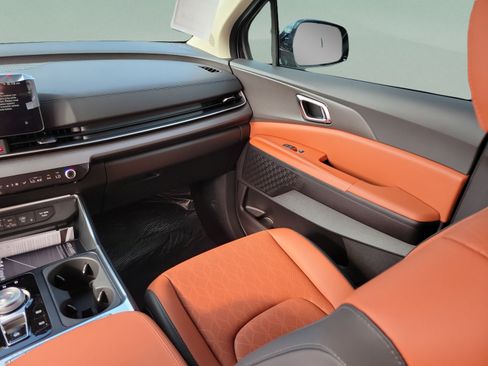 New 2026 Kia Carnival EX FWD image 10