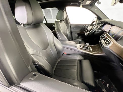 Used 2021 BMW X5 xDrive40i w/ M Sport Package image 28