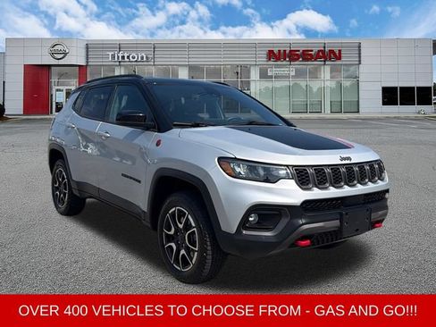 Used 2025 Jeep Compass Trailhawk AWD/4WD image 1