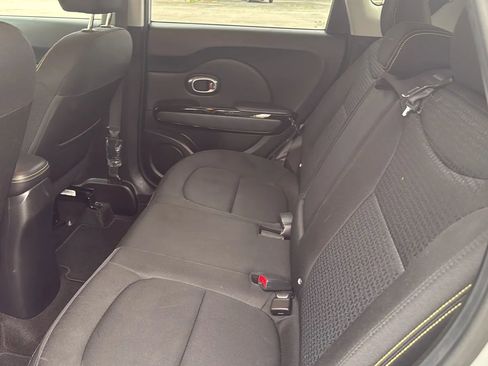 Used 2016 Kia Soul + w/ Audio Package FWD image 10