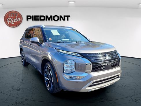 Used 2022 Mitsubishi Outlander SEL image 4