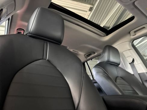 Used 2023 Toyota Highlander XLE FWD image 19