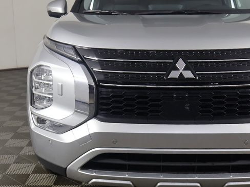 Used 2024 Mitsubishi Outlander SE Black Edition image 14