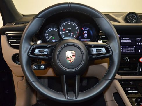 Certified 2026 Porsche Macan AWD/4WD image 21