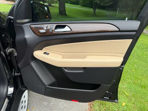 Used 2019 Mercedes-Benz GLS 450 4MATIC image 42
