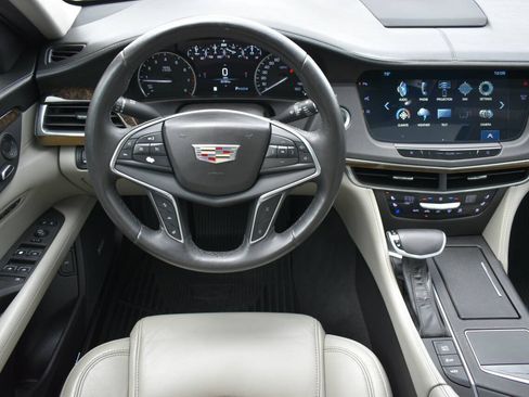 Used 2018 Cadillac CT6 Luxury AWD/4WD image 16