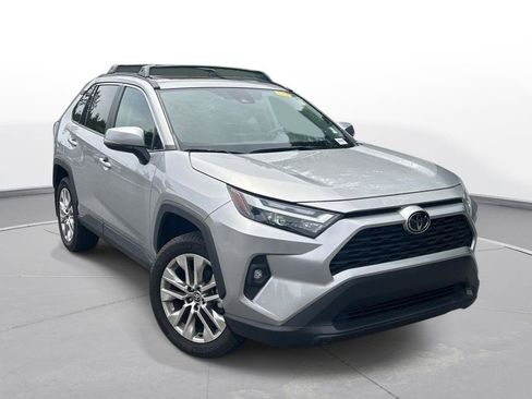 Used 2024 Toyota RAV4 XLE Premium FWD image 4