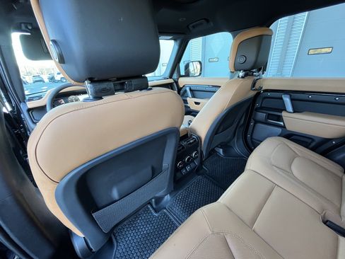 Certified 2024 Land Rover Defender 110 V8 image 17