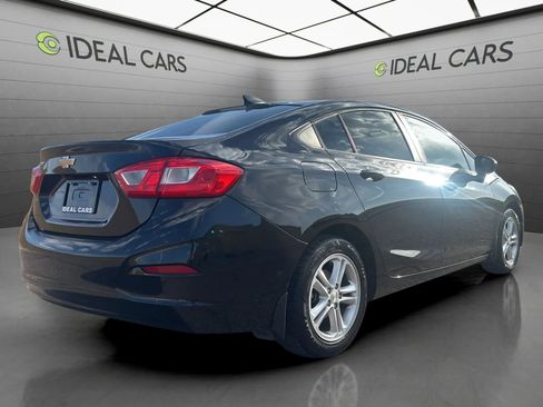 Used 2017 Chevrolet Cruze LS FWD image 5
